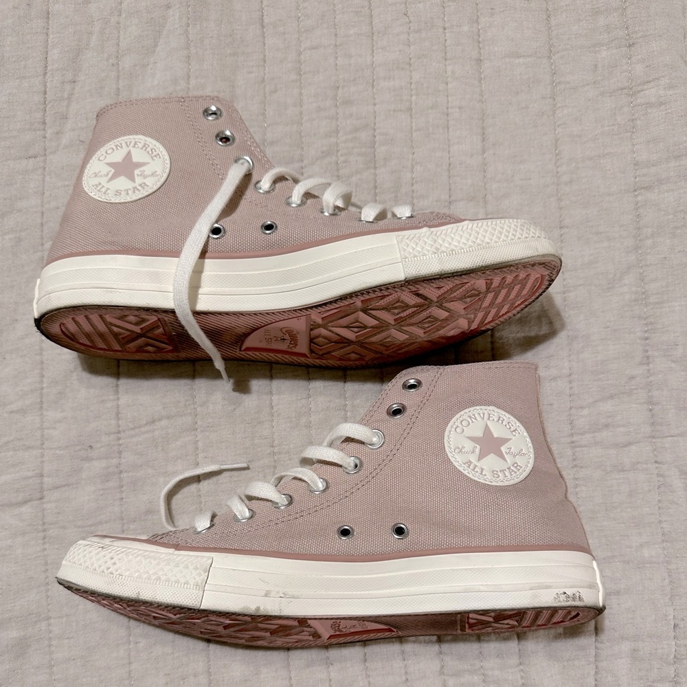 baby pink converse